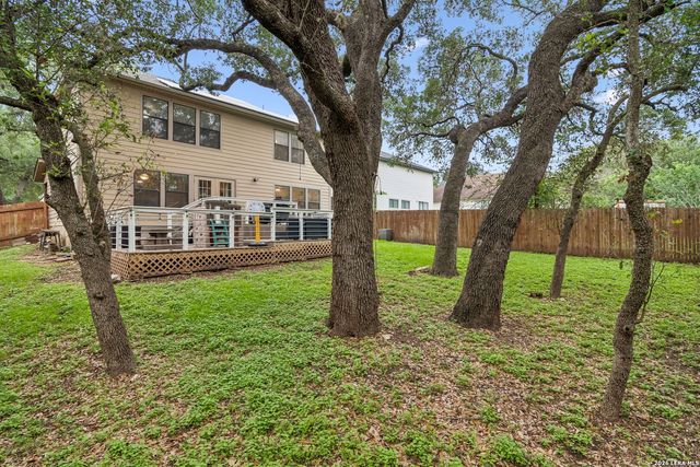 9326 MOONLIT GLADE RD, Helotes, TX 78023