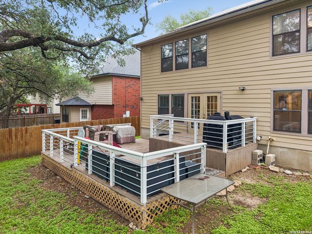 9326 MOONLIT GLADE RD, Helotes, TX 78023