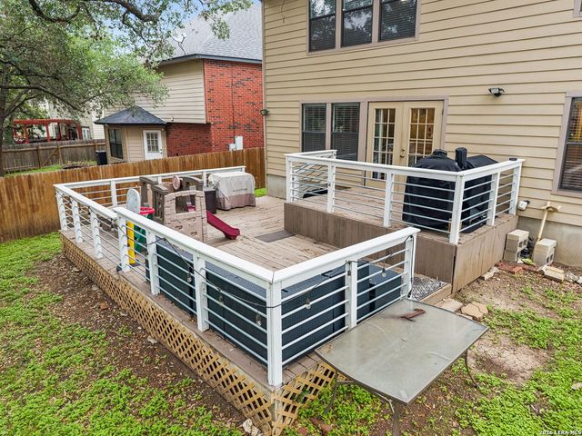 9326 MOONLIT GLADE RD, Helotes, TX 78023