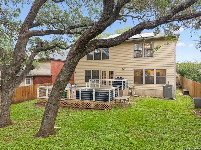 9326 MOONLIT GLADE RD, Helotes, TX 78023