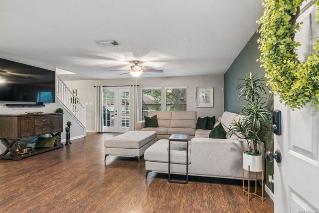 9326 MOONLIT GLADE RD, Helotes, TX 78023
