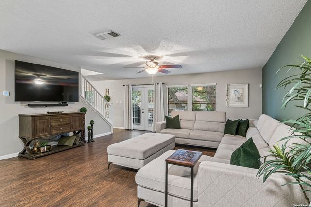 9326 MOONLIT GLADE RD, Helotes, TX 78023