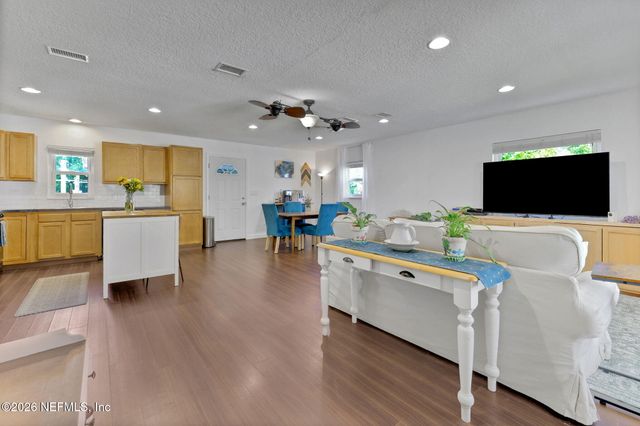 8538 OCALA Avenue, Jacksonville, FL 32220