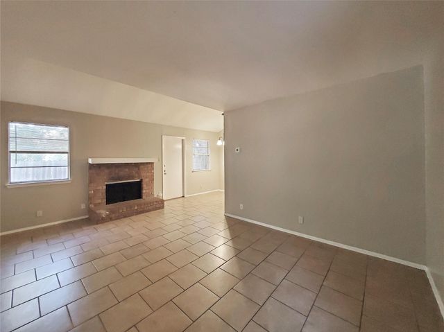 1814 Nicole CIR B, Round Rock, TX 78664