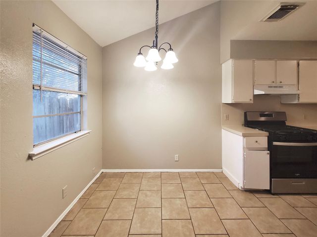 1814 Nicole CIR B, Round Rock, TX 78664