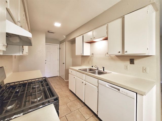 1814 Nicole CIR B, Round Rock, TX 78664