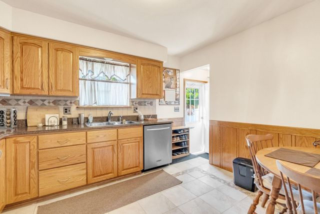 14551 Debbie Drive, Sterling Heights, MI 48313