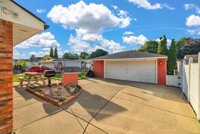 14551 Debbie Drive, Sterling Heights, MI 48313