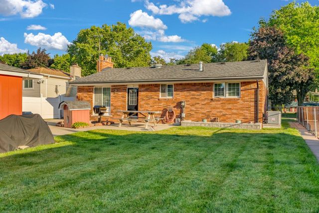 14551 Debbie Drive, Sterling Heights, MI 48313