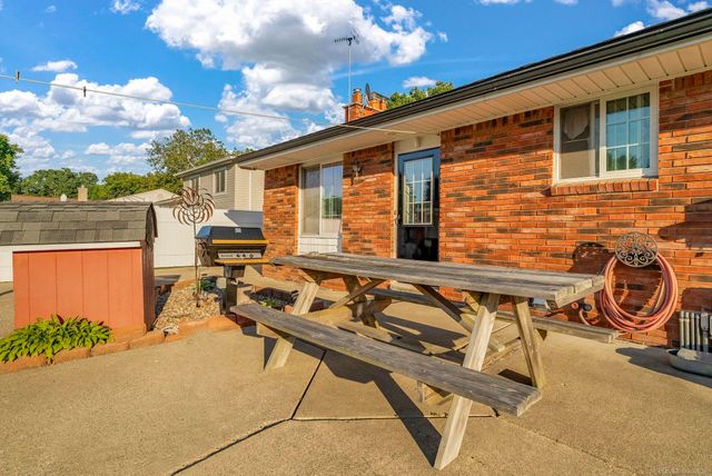 14551 Debbie Drive, Sterling Heights, MI 48313