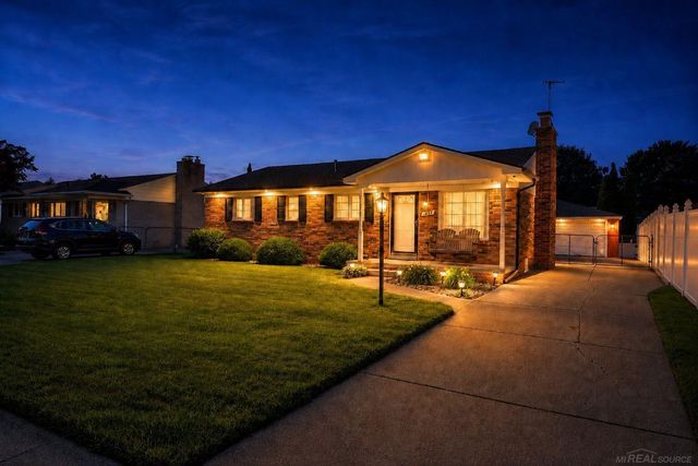 14551 Debbie Drive, Sterling Heights, MI 48313