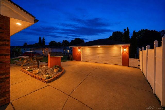 14551 Debbie Drive, Sterling Heights, MI 48313