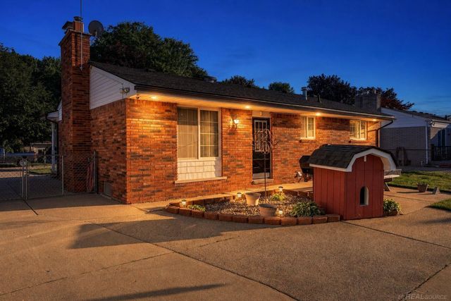 14551 Debbie Drive, Sterling Heights, MI 48313