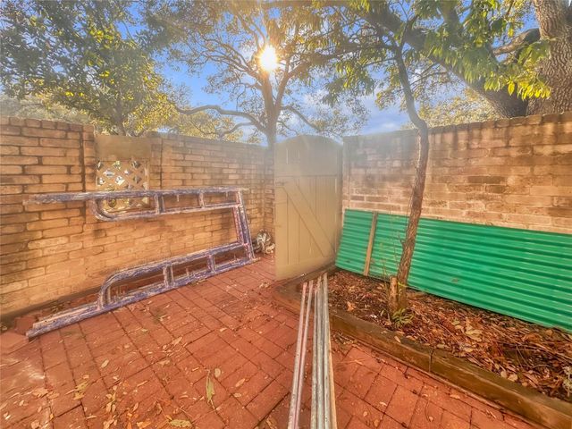 7059 Greenway Chase Street, Houston, TX 77072