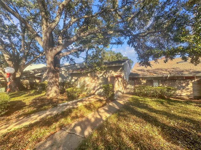 7059 Greenway Chase Street, Houston, TX 77072