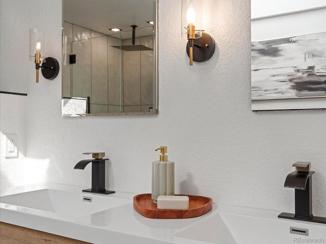 6901 S Uinta Street, Centennial, CO 80112