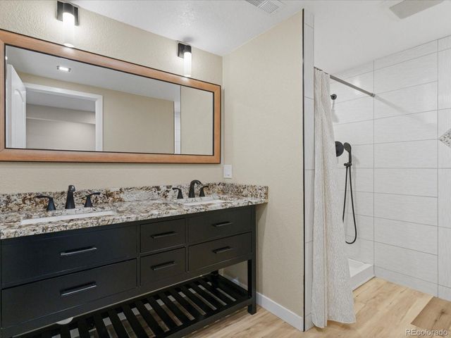 6901 S Uinta Street, Centennial, CO 80112