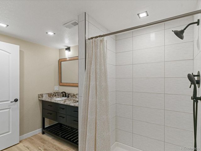 6901 S Uinta Street, Centennial, CO 80112