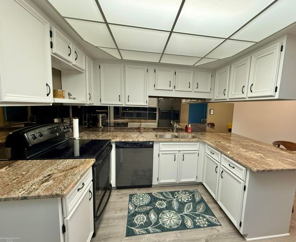 11904 E 14 Mile Road, Warren, MI 48093