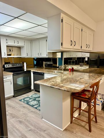 11904 E 14 Mile Road, Warren, MI 48093