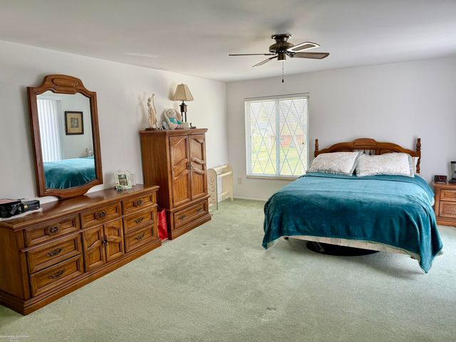 11904 E 14 Mile Road, Warren, MI 48093