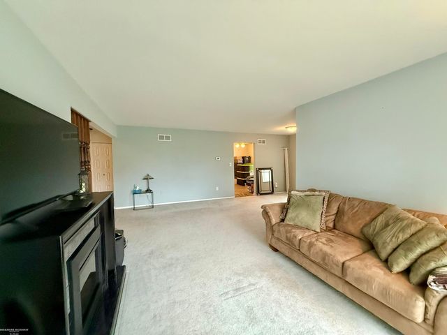 11904 E 14 Mile Road, Warren, MI 48093