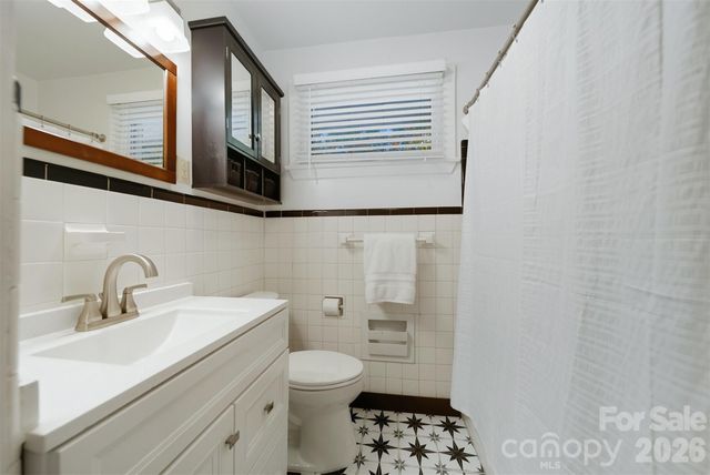 4583 Woodlark Lane, Charlotte, NC 28211