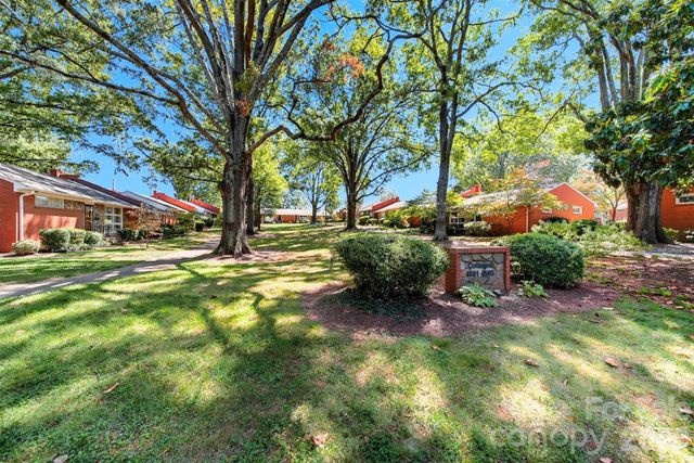 4583 Woodlark Lane, Charlotte, NC 28211