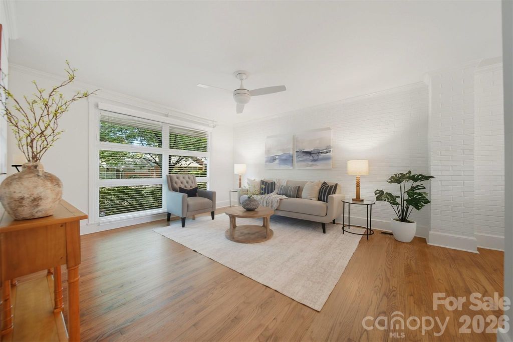 4583 Woodlark Lane, Charlotte, NC 28211