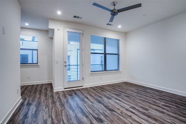 1813 Park Avenue 205, Dallas, TX 75215