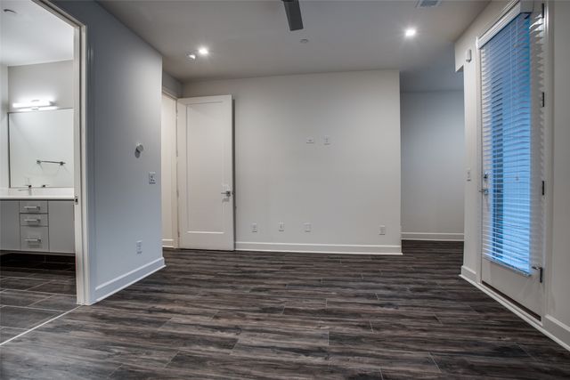1813 Park Avenue 205, Dallas, TX 75215