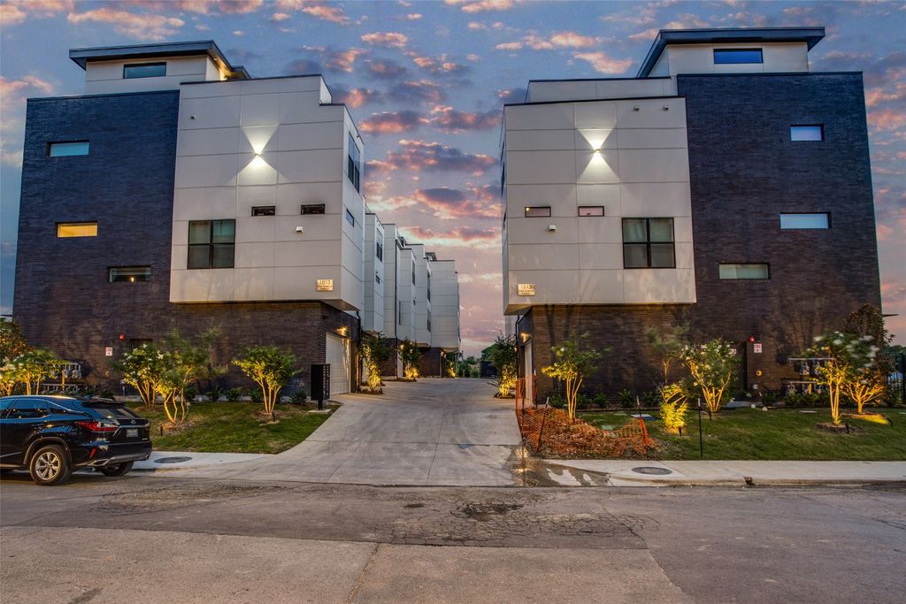 1813 Park Avenue 205, Dallas, TX 75215