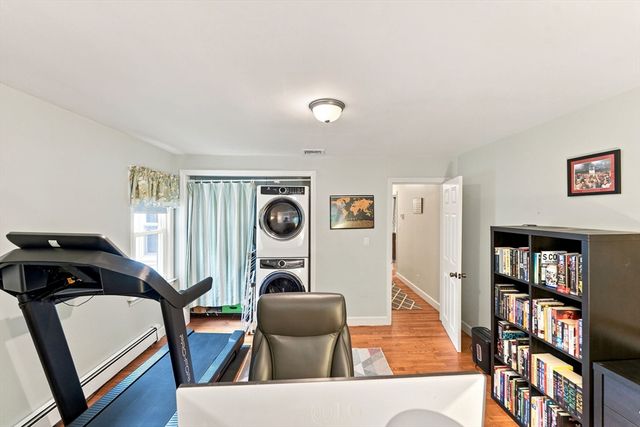 71 School St, Upton, MA 01568
