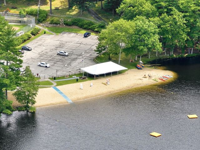 71 School St, Upton, MA 01568
