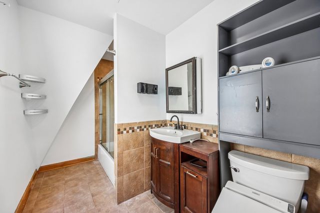 3819 N Kilpatrick Avenue, Chicago, IL 60641