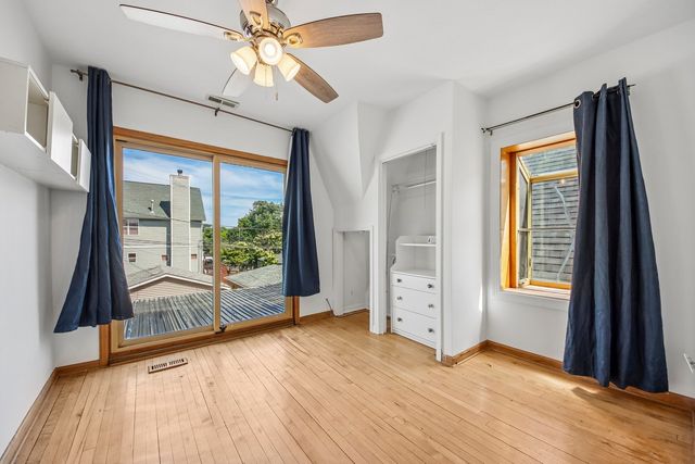 3819 N Kilpatrick Avenue, Chicago, IL 60641