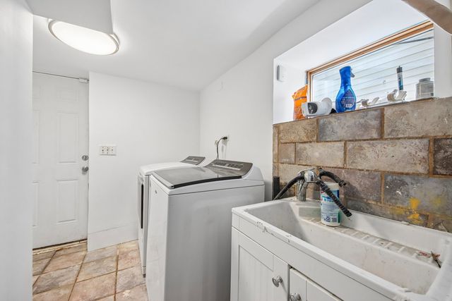 3819 N Kilpatrick Avenue, Chicago, IL 60641