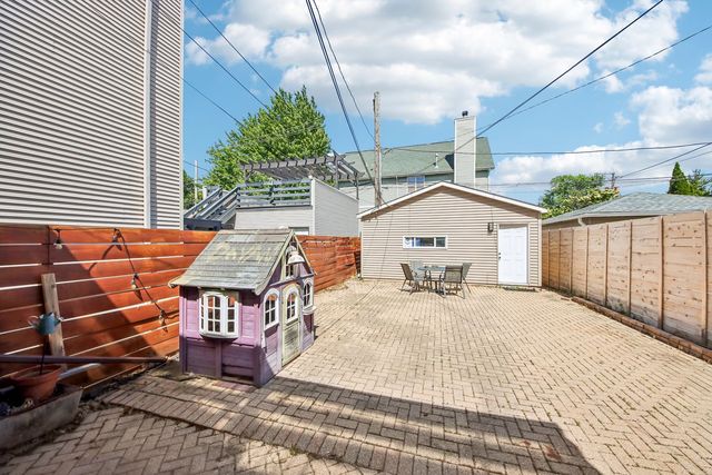 3819 N Kilpatrick Avenue, Chicago, IL 60641