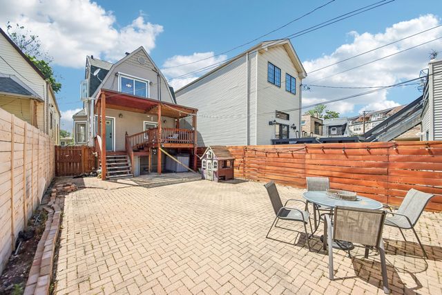 3819 N Kilpatrick Avenue, Chicago, IL 60641