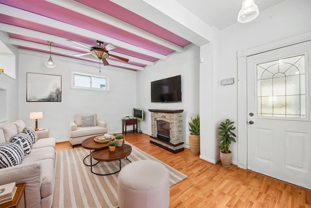 3819 N Kilpatrick Avenue, Chicago, IL 60641