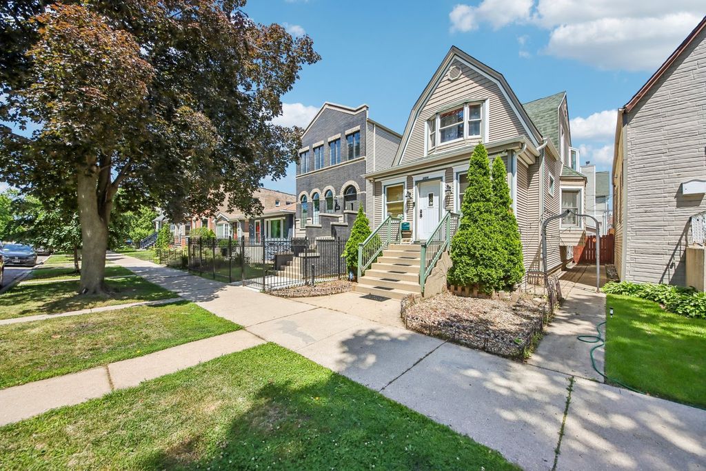 3819 N Kilpatrick Avenue, Chicago, IL 60641