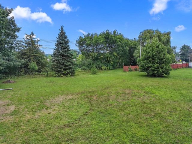 S89W23060 King PARKWAY, Big Bend, WI 53103