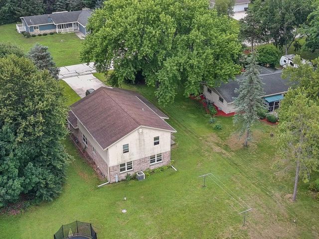 S89W23060 King PARKWAY, Big Bend, WI 53103