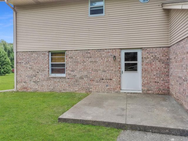 S89W23060 King PARKWAY, Big Bend, WI 53103