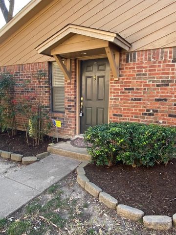 5700 Cedar Creek Drive, Benbrook, TX 76109
