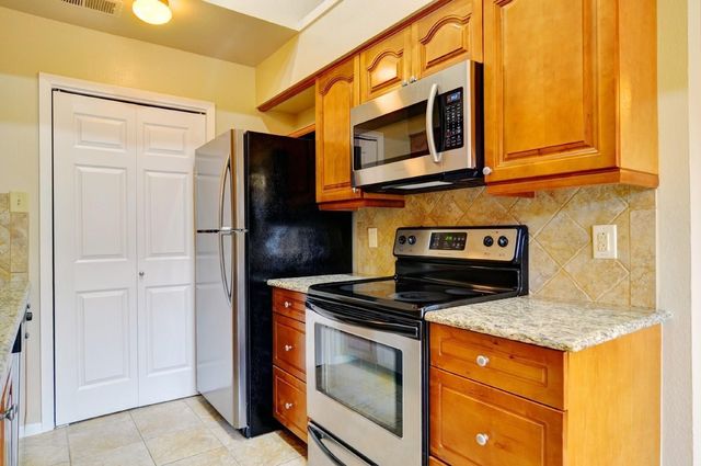 5700 Cedar Creek Drive, Benbrook, TX 76109