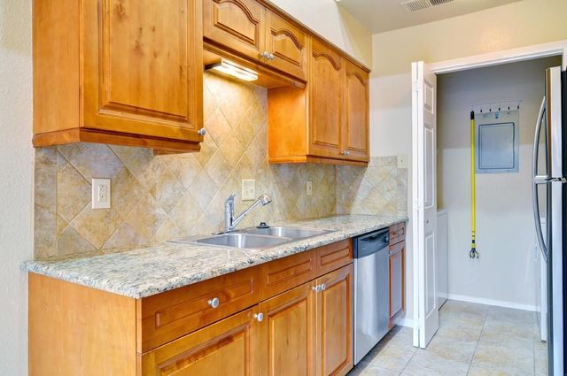 5700 Cedar Creek Drive, Benbrook, TX 76109