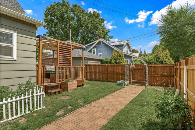 1042 Churchill Street, Saint Paul, MN 55103