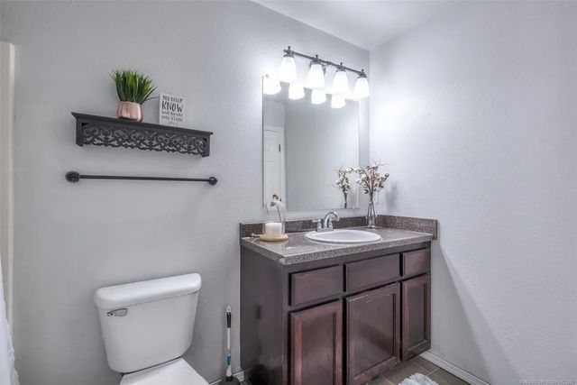 8693 S 262nd East Avenue, Broken Arrow, OK 74014