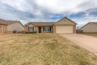 8693 S 262nd East Avenue, Broken Arrow, OK 74014